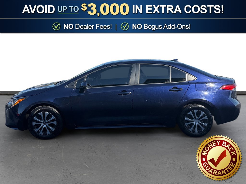 Used 2022 Toyota Corolla LE w/ Premium Interior Package FWD image 2