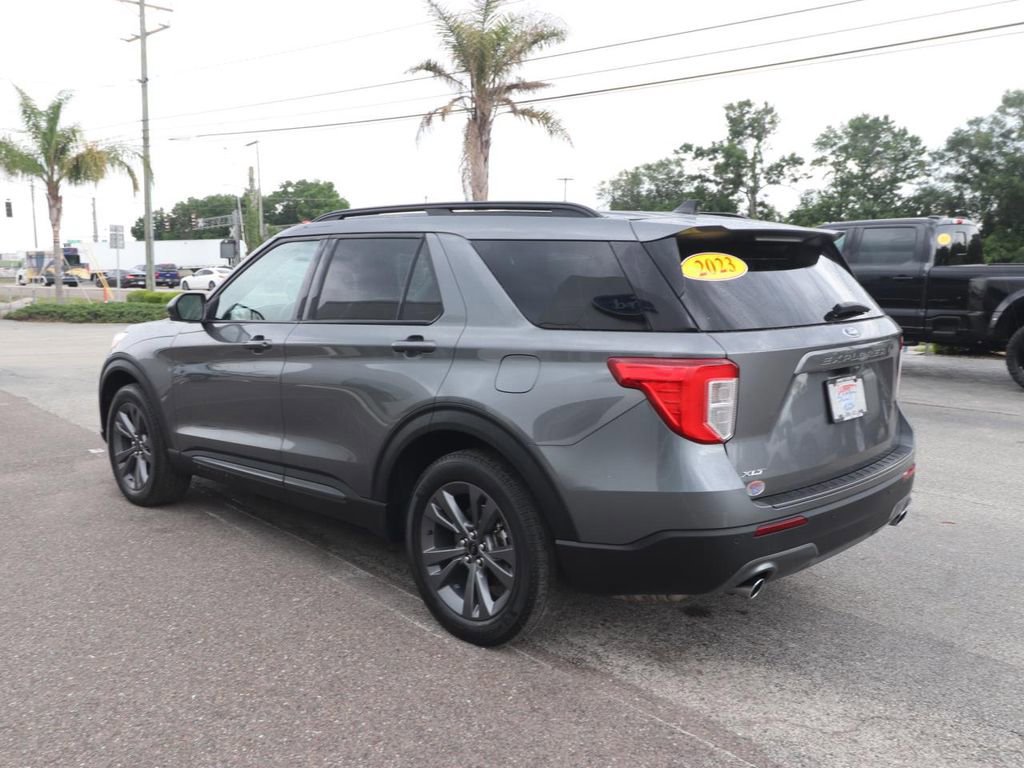 Certified 2023 Ford Explorer XLT w/ Equipment Group 202A image 3