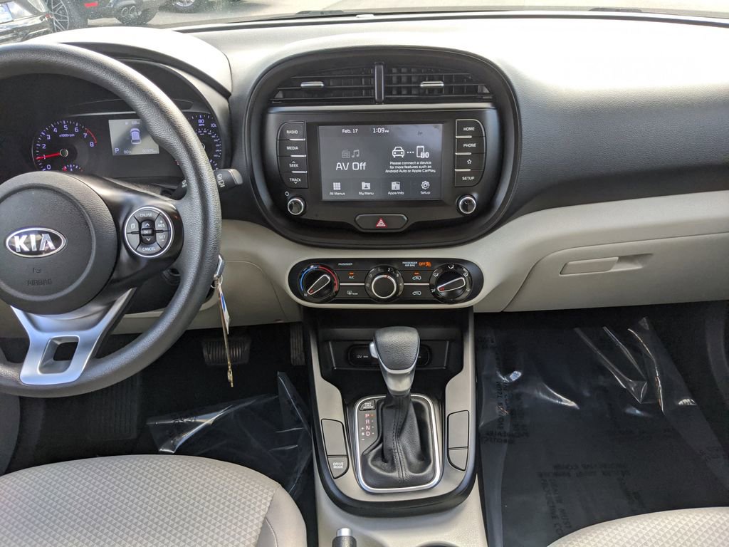 Used 2020 Kia Soul LX image 16