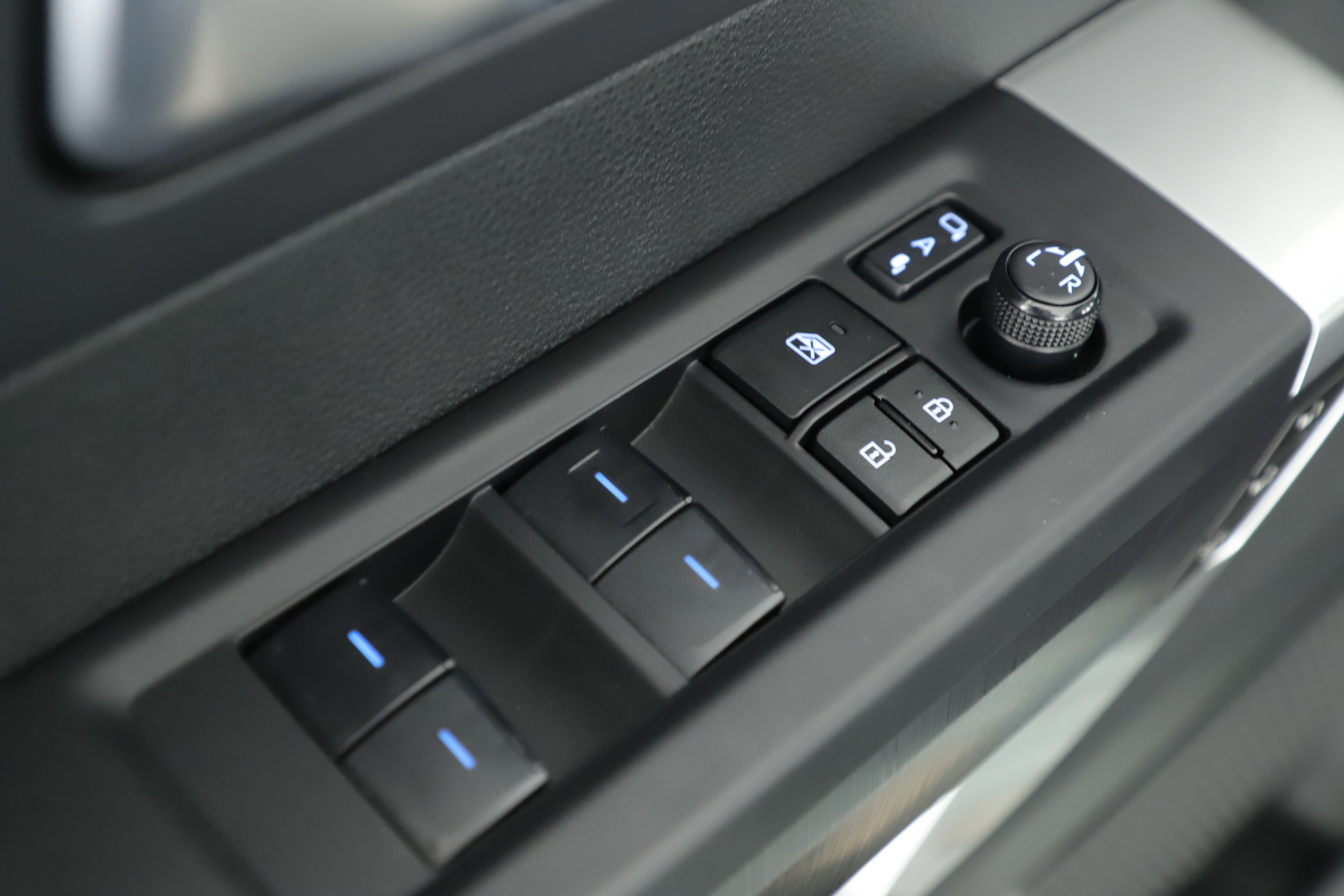 Used 2024 Toyota Tundra Platinum image 9