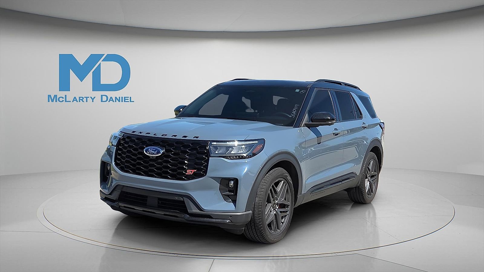 Certified 2025 Ford Explorer ST image 2