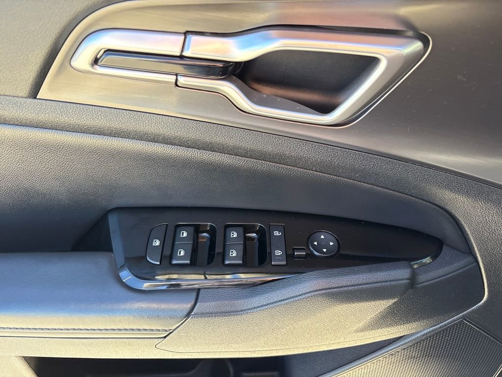 Used 2023 Kia Sportage EX image 17