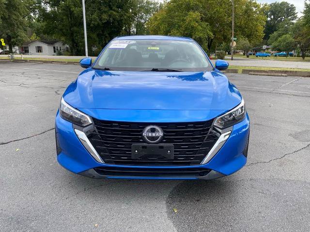 Used 2025 Nissan Sentra SV FWD image 2