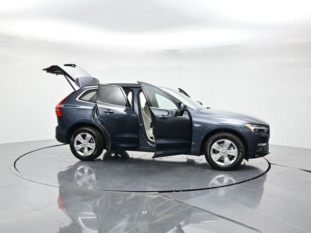 Used 2022 Volvo XC60 B5 Momentum image 49