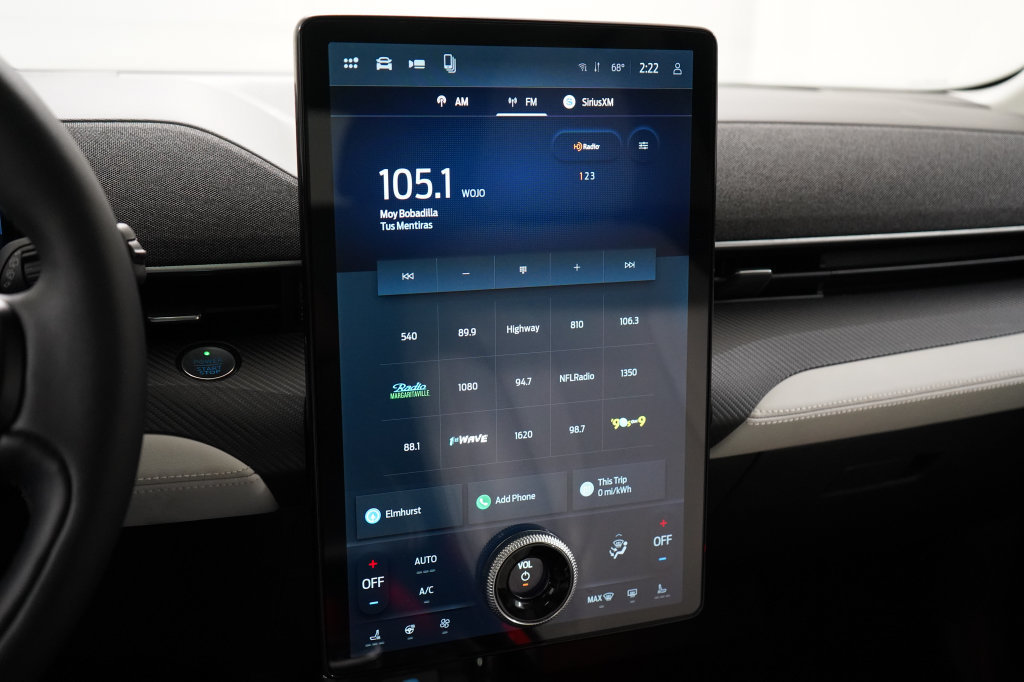 Certified 2022 Ford Mustang Mach-E Premium AWD/4WD image 26