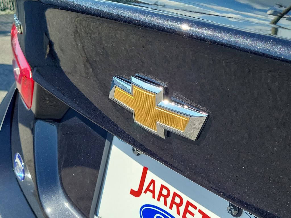 Used 2023 Chevrolet Malibu LT FWD image 9
