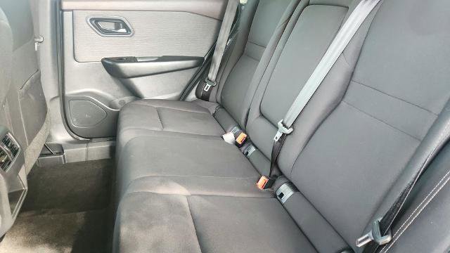 Used 2023 Nissan Rogue S image 26