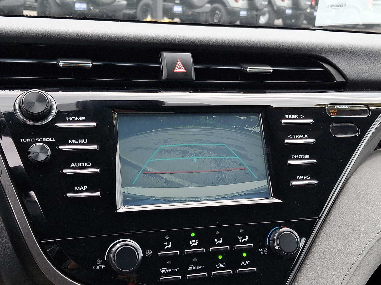 Used 2019 Toyota Camry LE FWD image 16