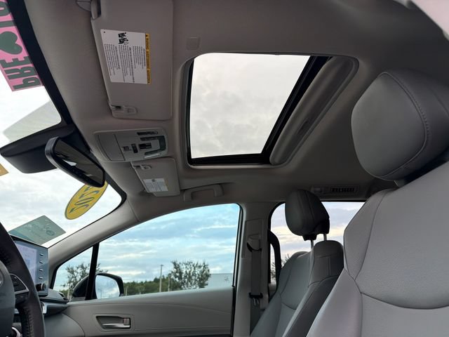 Used 2022 Toyota Sienna XLE FWD image 20