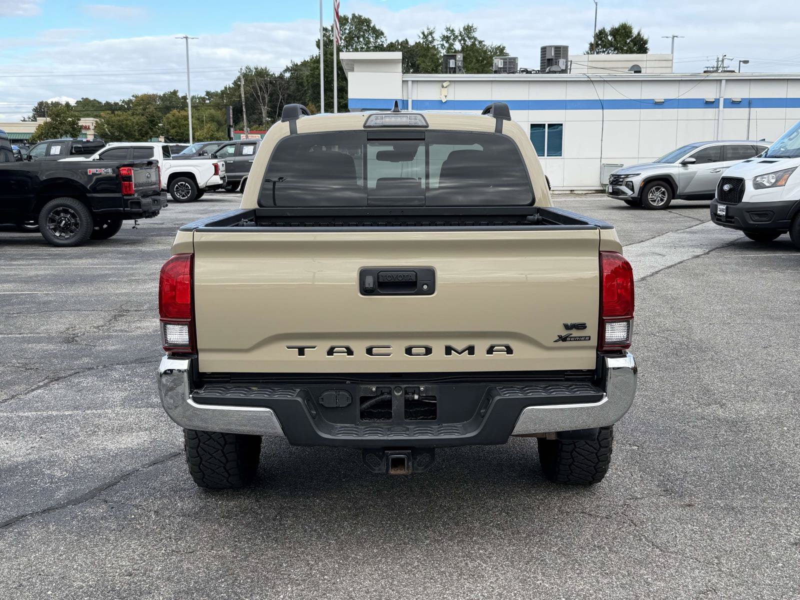Used 2019 Toyota Tacoma TRD Off-Road RWD image 3