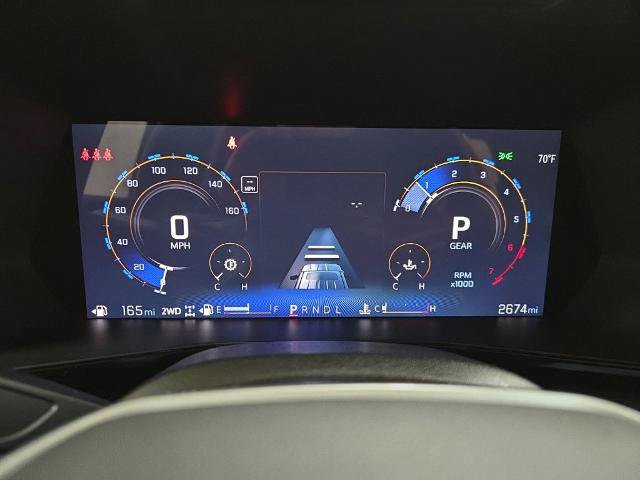 Used 2025 Chevrolet Colorado Z71 w/ Technology Package AWD/4WD image 2