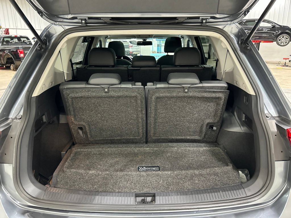 Used 2018 Volkswagen Tiguan SE w/ Panoramic Sunroof Package FWD image 29