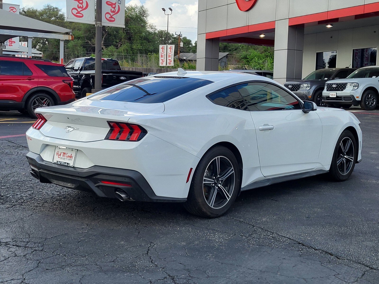 Certified 2025 Ford Mustang Coupe RWD image 3