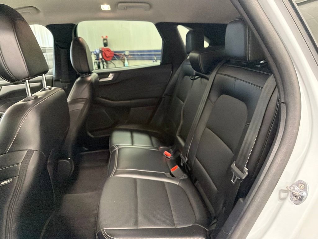 Certified 2025 Ford Escape Platinum AWD/4WD image 12