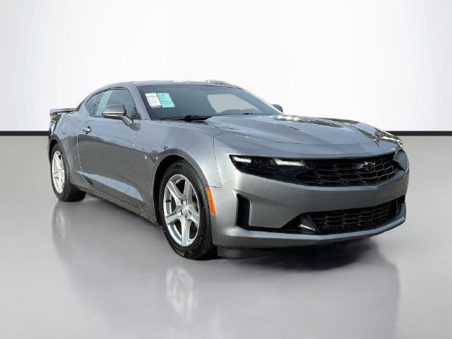 Used 2020 Chevrolet Camaro LT RWD image 3