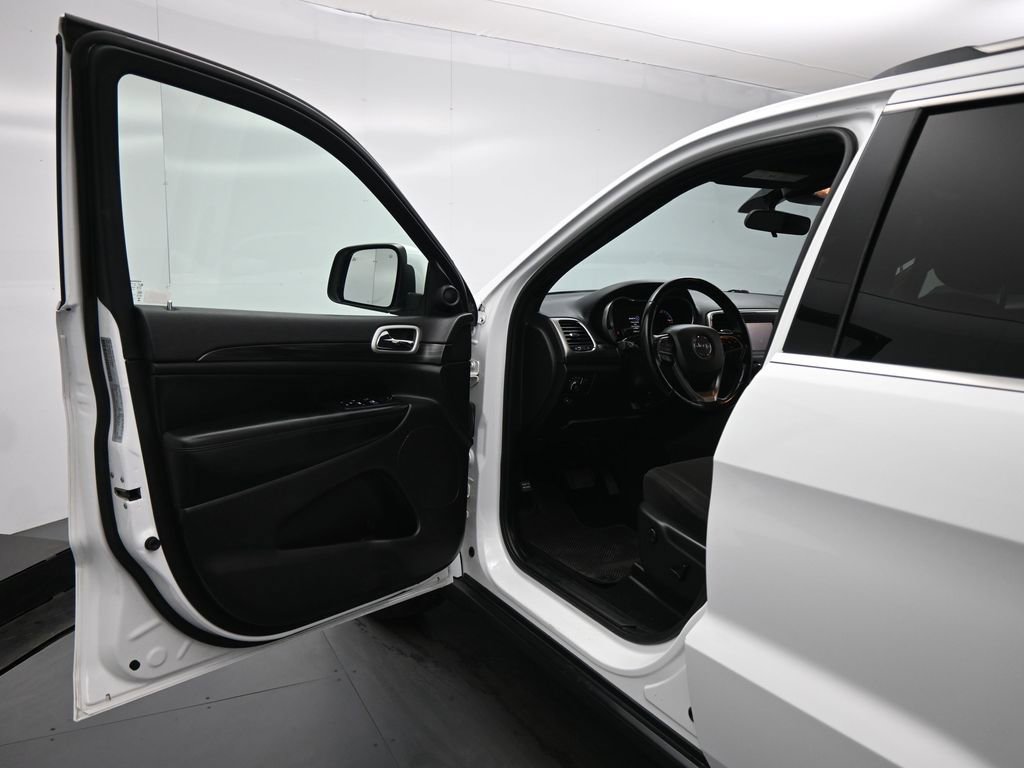 Used 2021 Jeep Grand Cherokee Laredo RWD image 9