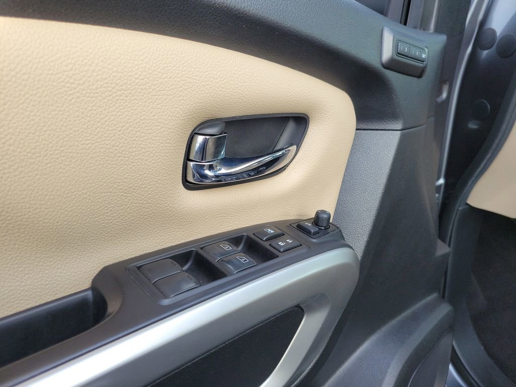 Used 2017 Nissan Titan SL image 19