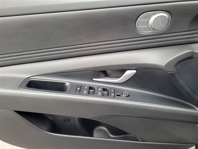 Used 2024 Hyundai Elantra Limited FWD image 24