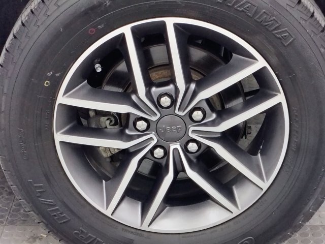 Used 2021 Jeep Grand Cherokee Limited AWD/4WD image 16