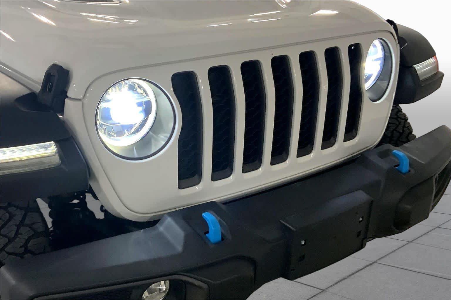 Used 2022 Jeep Wrangler Unlimited Rubicon 4xe w/ Cold Weather Group AWD/4WD image 29