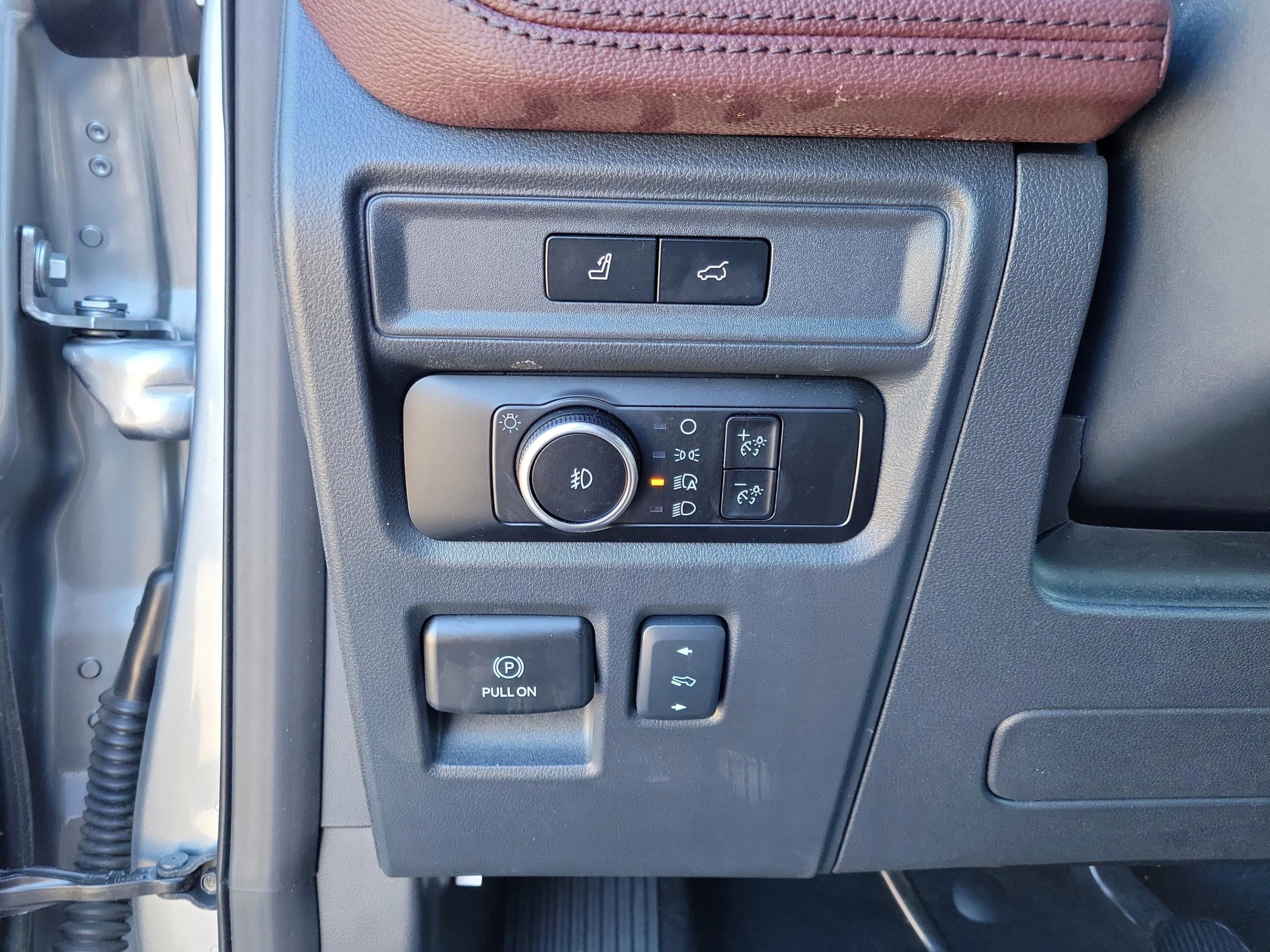 Certified 2024 Ford Expedition Limited image 8