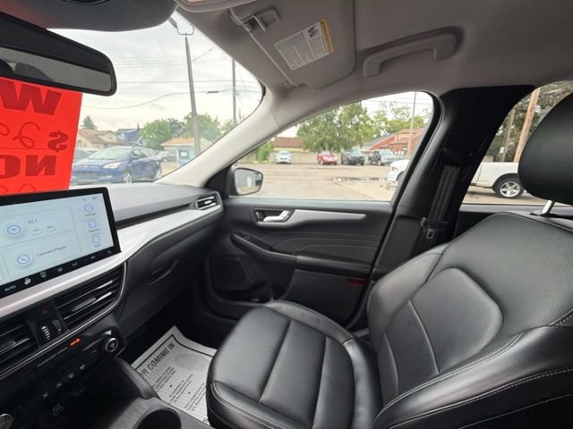 Certified 2025 Ford Escape Platinum AWD/4WD image 31