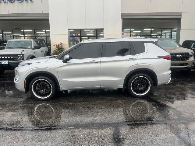 Used 2022 Mitsubishi Outlander SEL AWD/4WD image 3