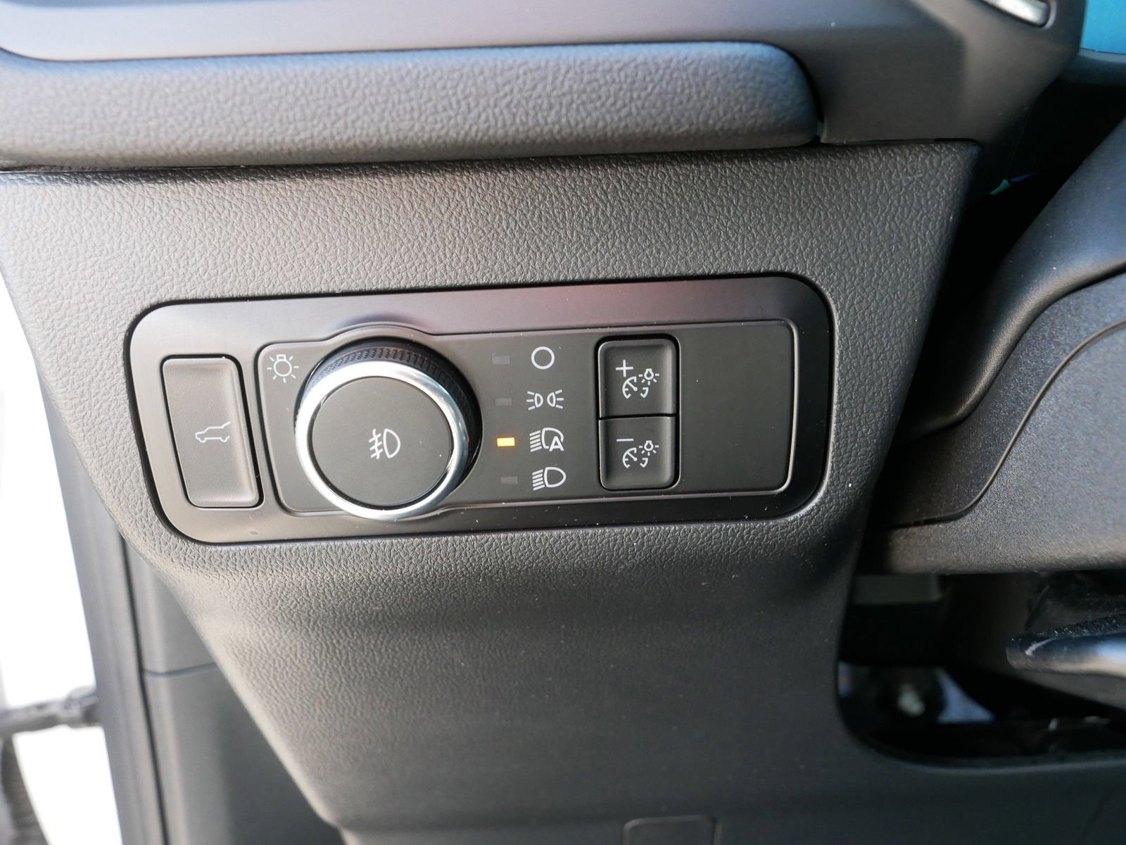 Certified 2023 Ford Escape Platinum w/ Premium Technology Package AWD/4WD image 17