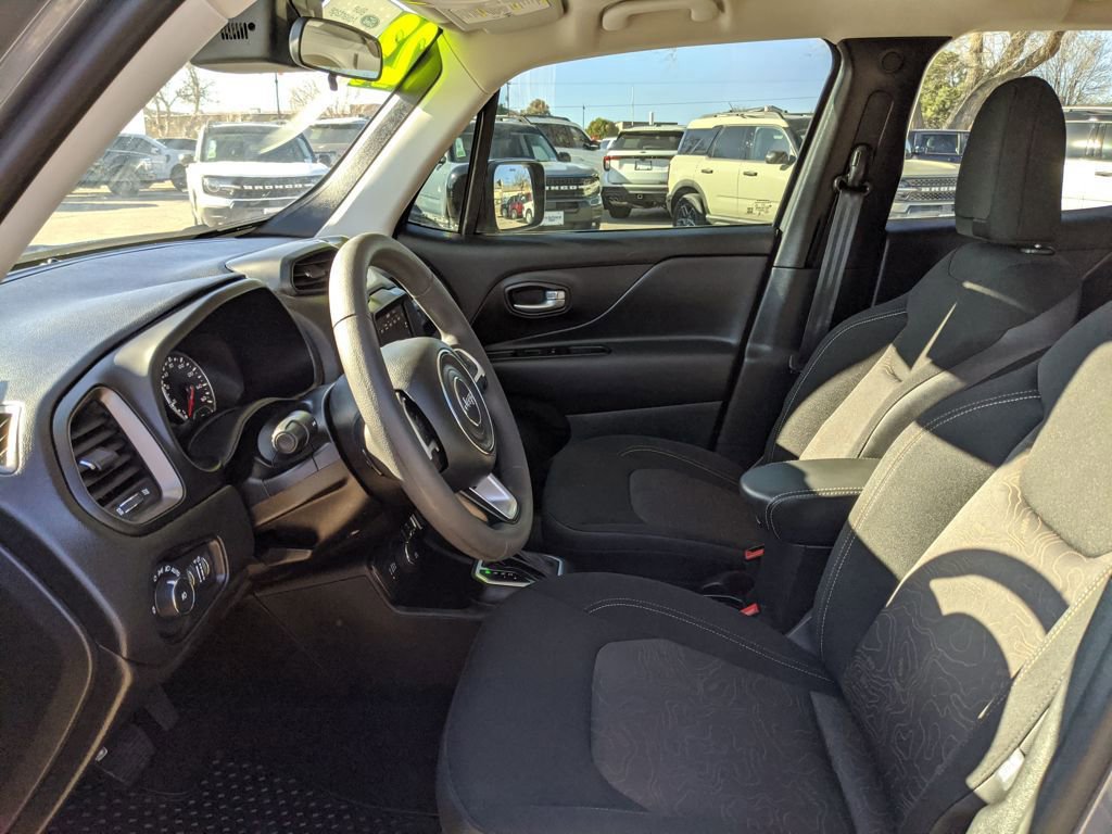 Used 2023 Jeep Renegade Latitude image 17