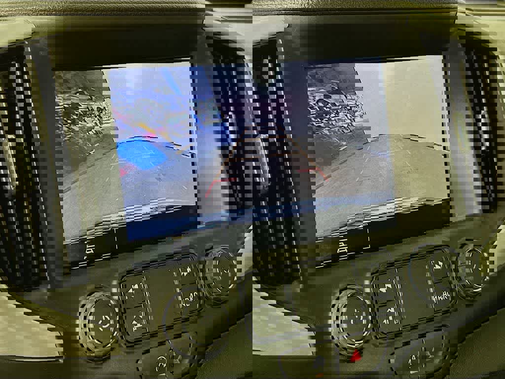 Used 2023 GMC Terrain SLT image 27