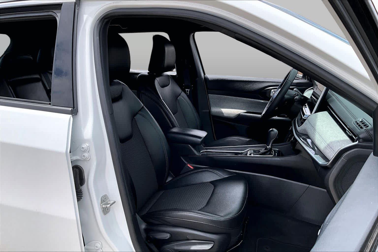 Used 2024 Jeep Compass Latitude AWD/4WD image 9