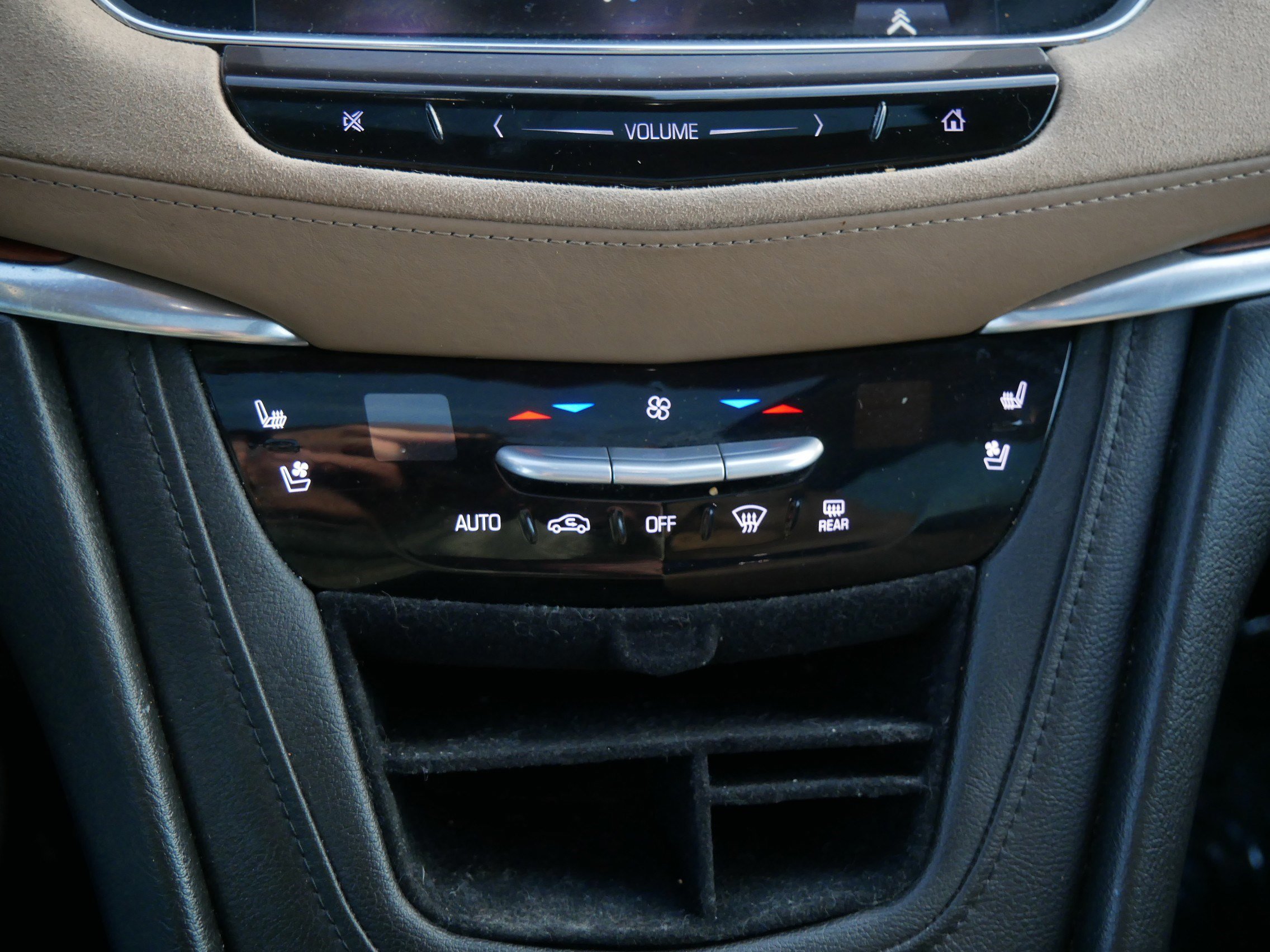 Used 2017 Cadillac XT5 Platinum image 23