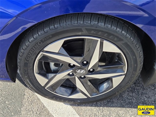 Used 2023 Hyundai Elantra SEL w/ Convenience Package image 10
