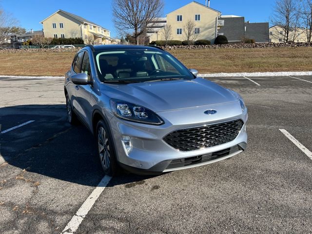 Certified 2022 Ford Escape Titanium image 2