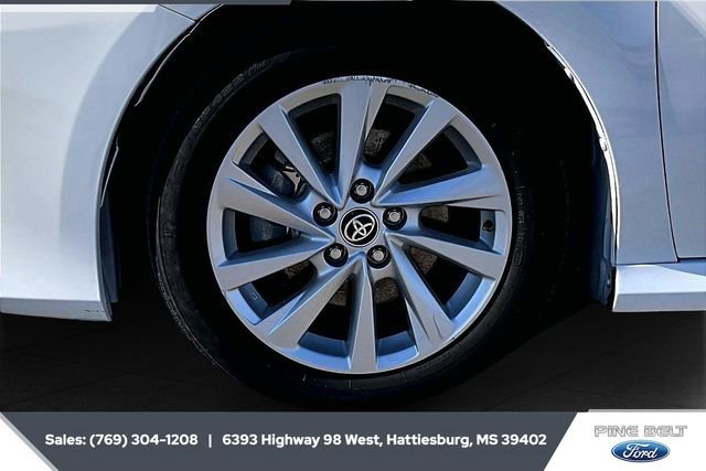 Used 2024 Toyota Camry LE image 9