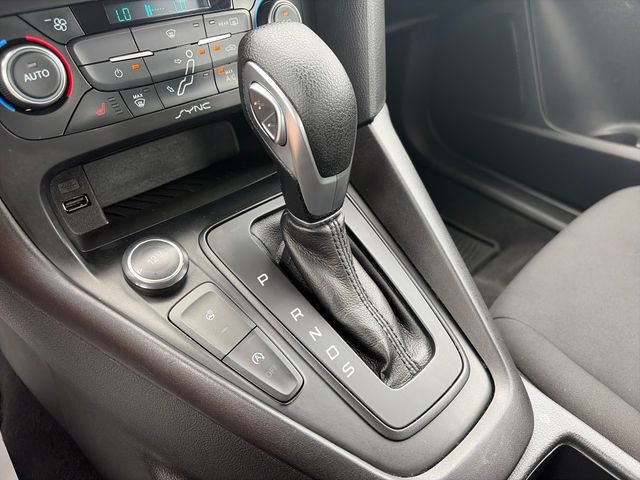 Certified 2017 Ford Focus SE FWD image 22