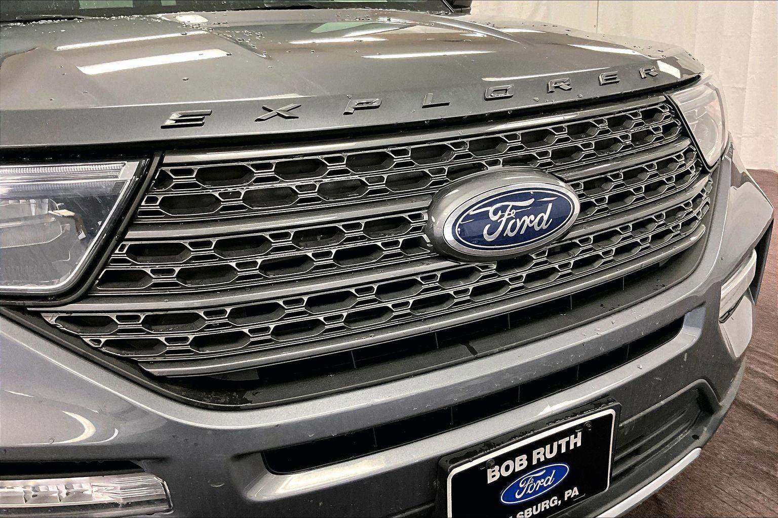 Certified 2022 Ford Explorer XLT w/ Equipment Group 202A image 30