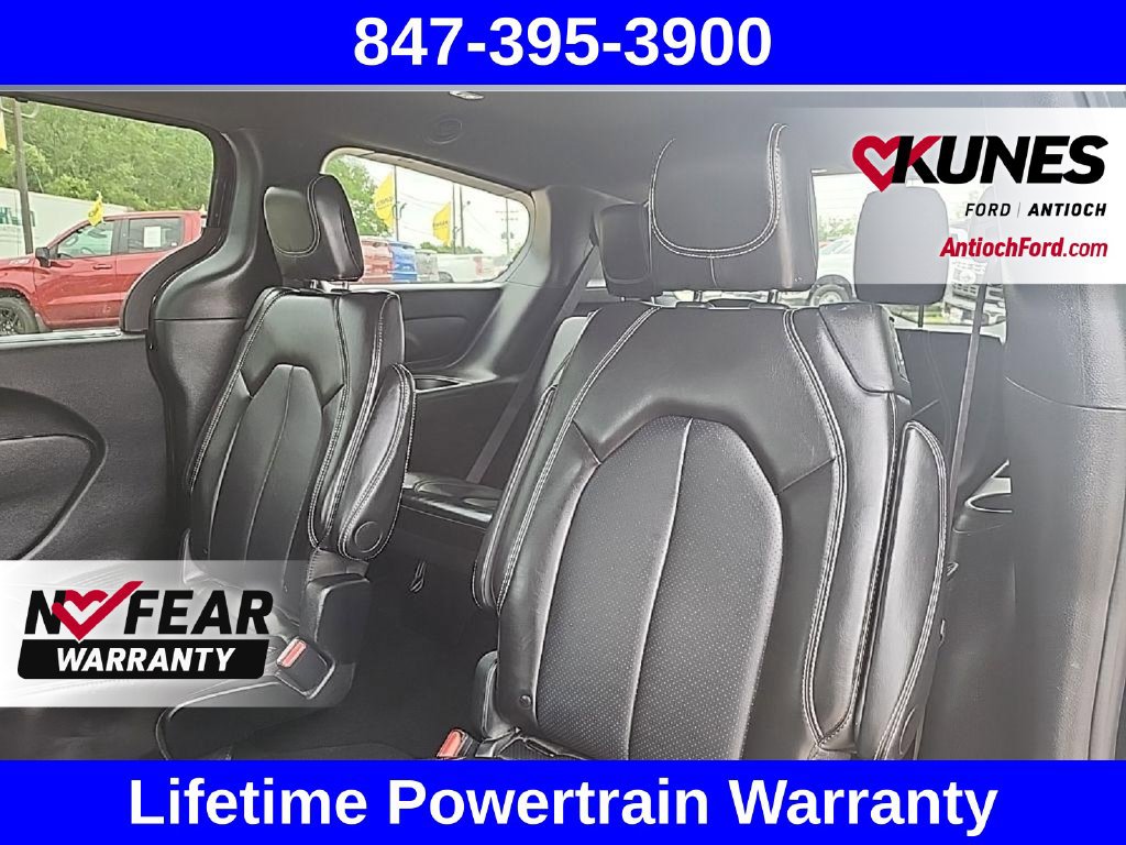 Used 2025 Chrysler Pacifica Select FWD image 37