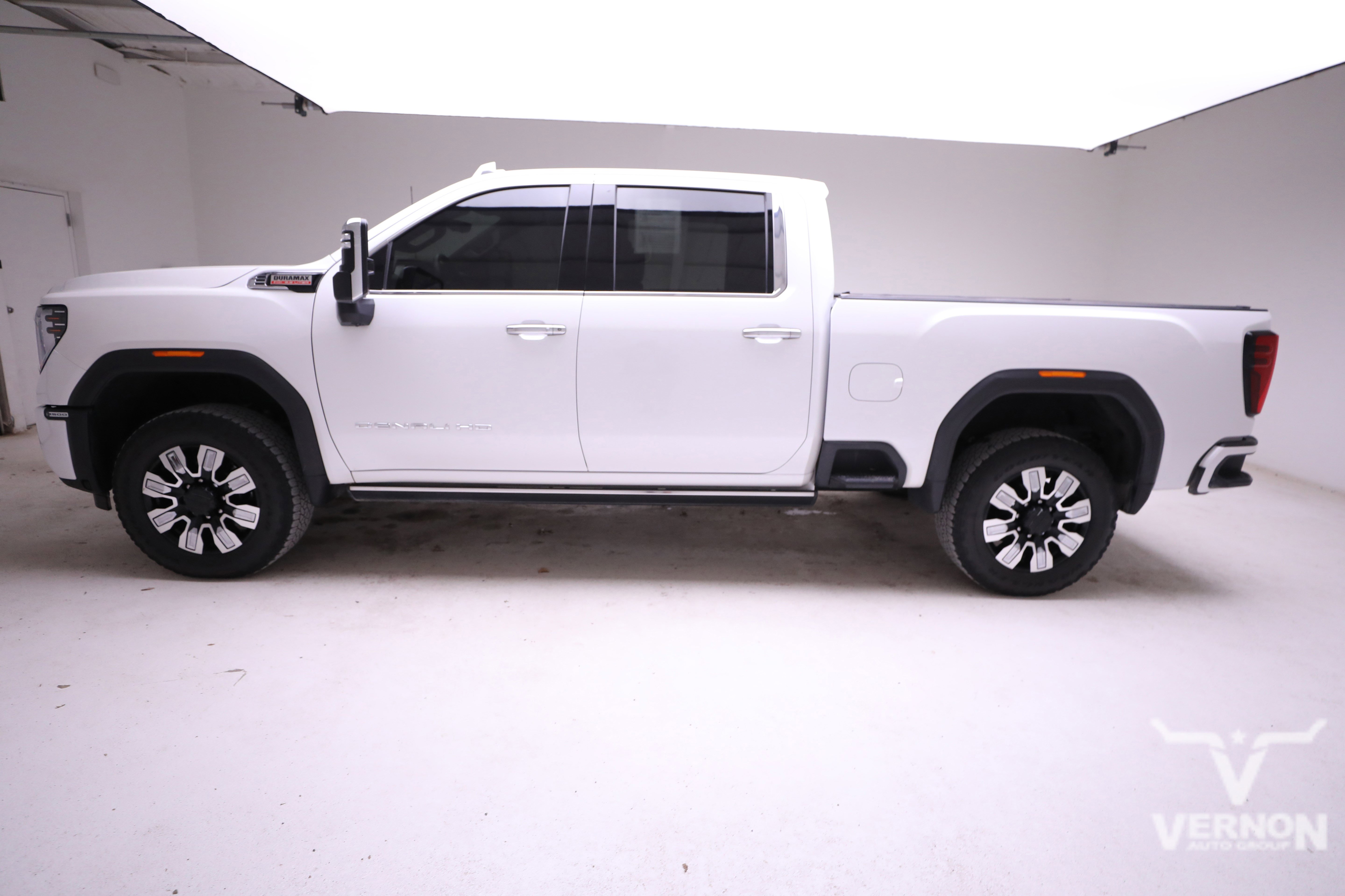 Used 2024 GMC Sierra 2500 Denali w/ Denali Reserve Package image 2