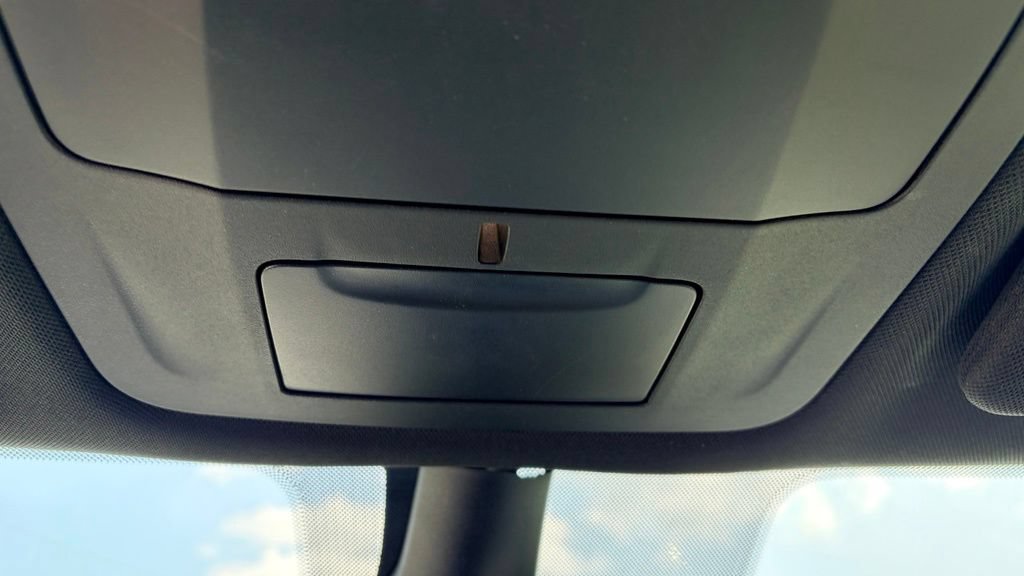 Used 2025 Chrysler Pacifica Select FWD image 14