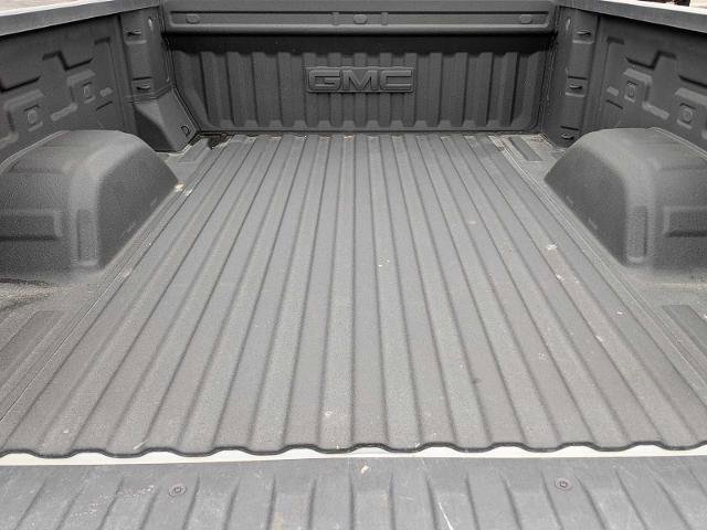 Used 2022 GMC Sierra 1500 SLT w/ SLT Premium Plus Package AWD/4WD image 27
