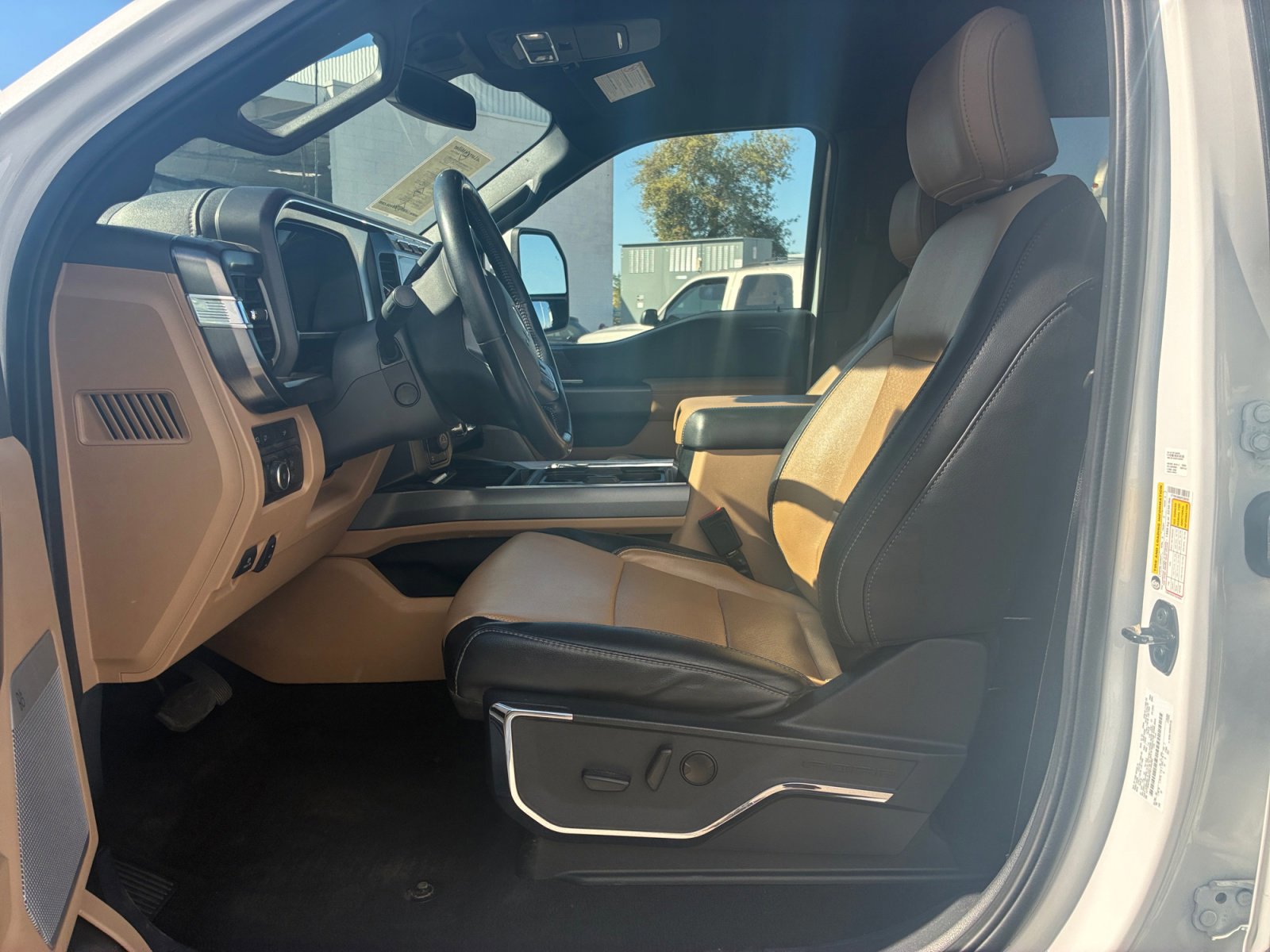 Certified 2023 Ford F250 Lariat w/ Tremor Off-Road Package image 13