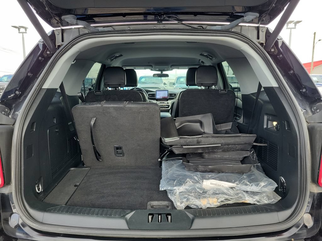 Certified 2023 Ford Explorer XLT w/ Equipment Group 202A AWD/4WD image 10