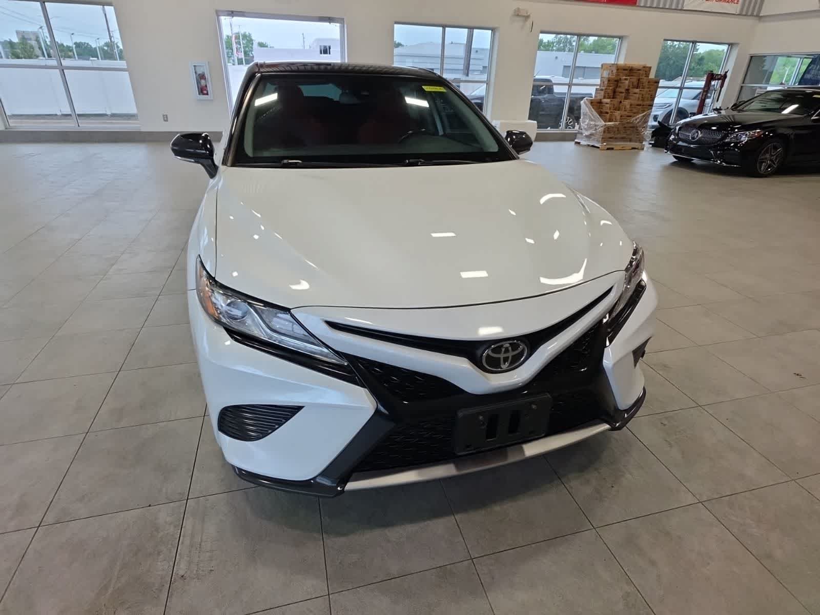 Used 2019 Toyota Camry XSE FWD image 3