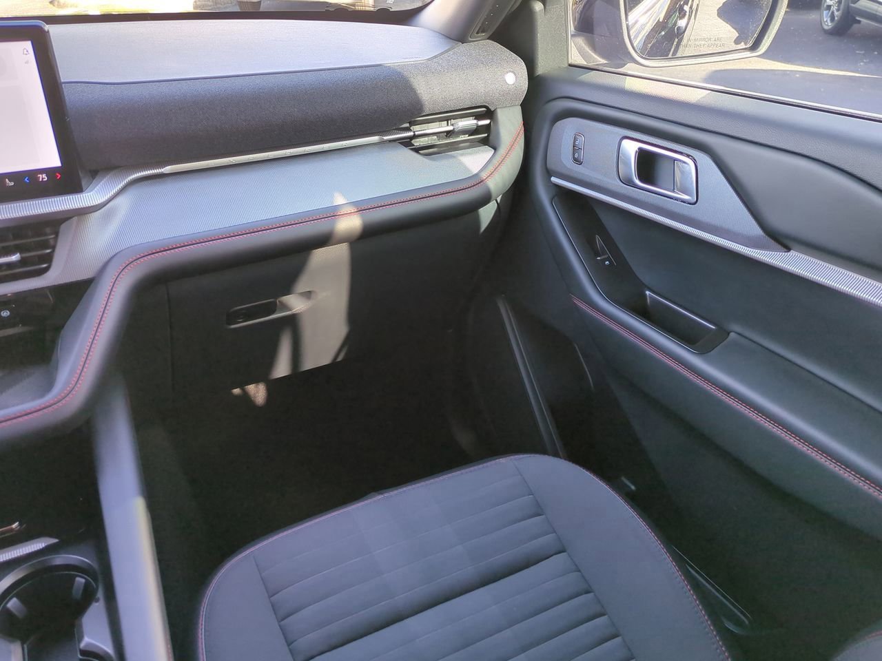 Certified 2025 Ford Explorer ST-Line w/ Premium Package image 17