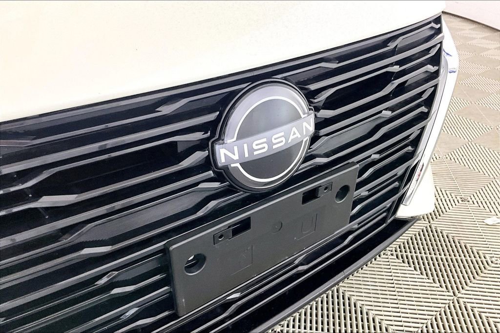 Used 2025 Nissan Altima 2.5 SV FWD image 23