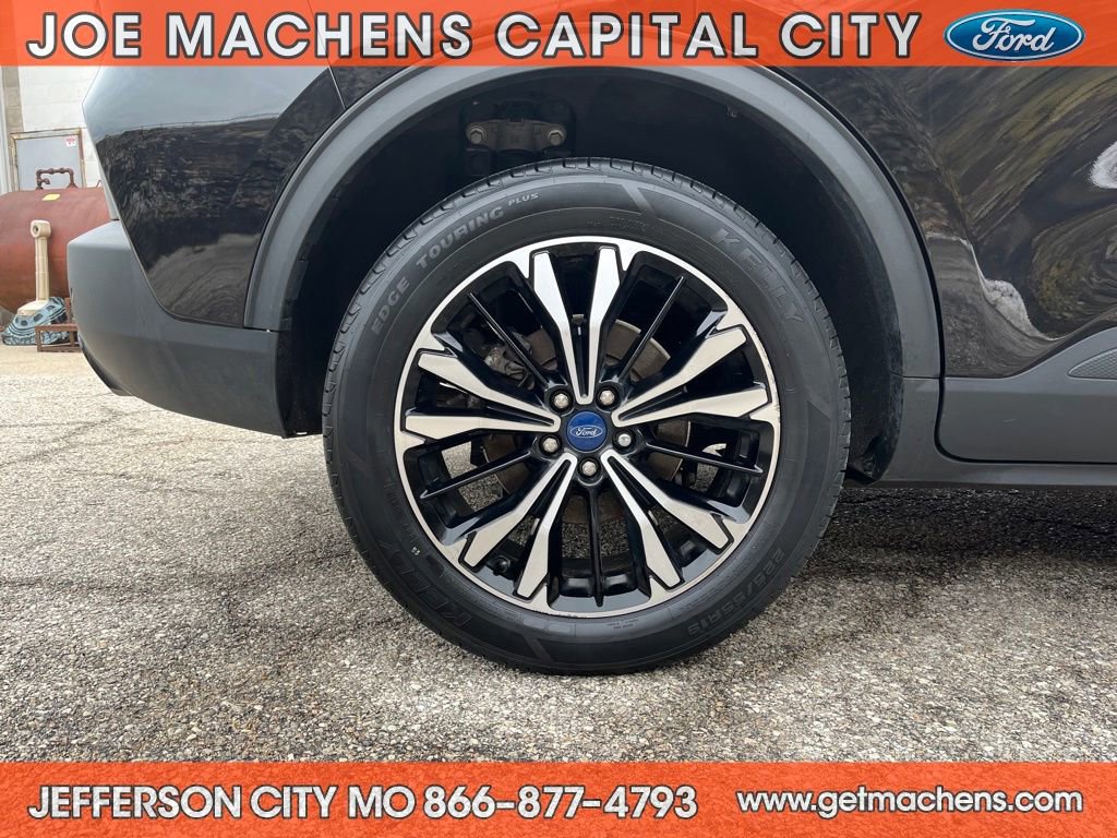 Certified 2022 Ford Escape SEL w/ SEL Stealth AWD Package image 24