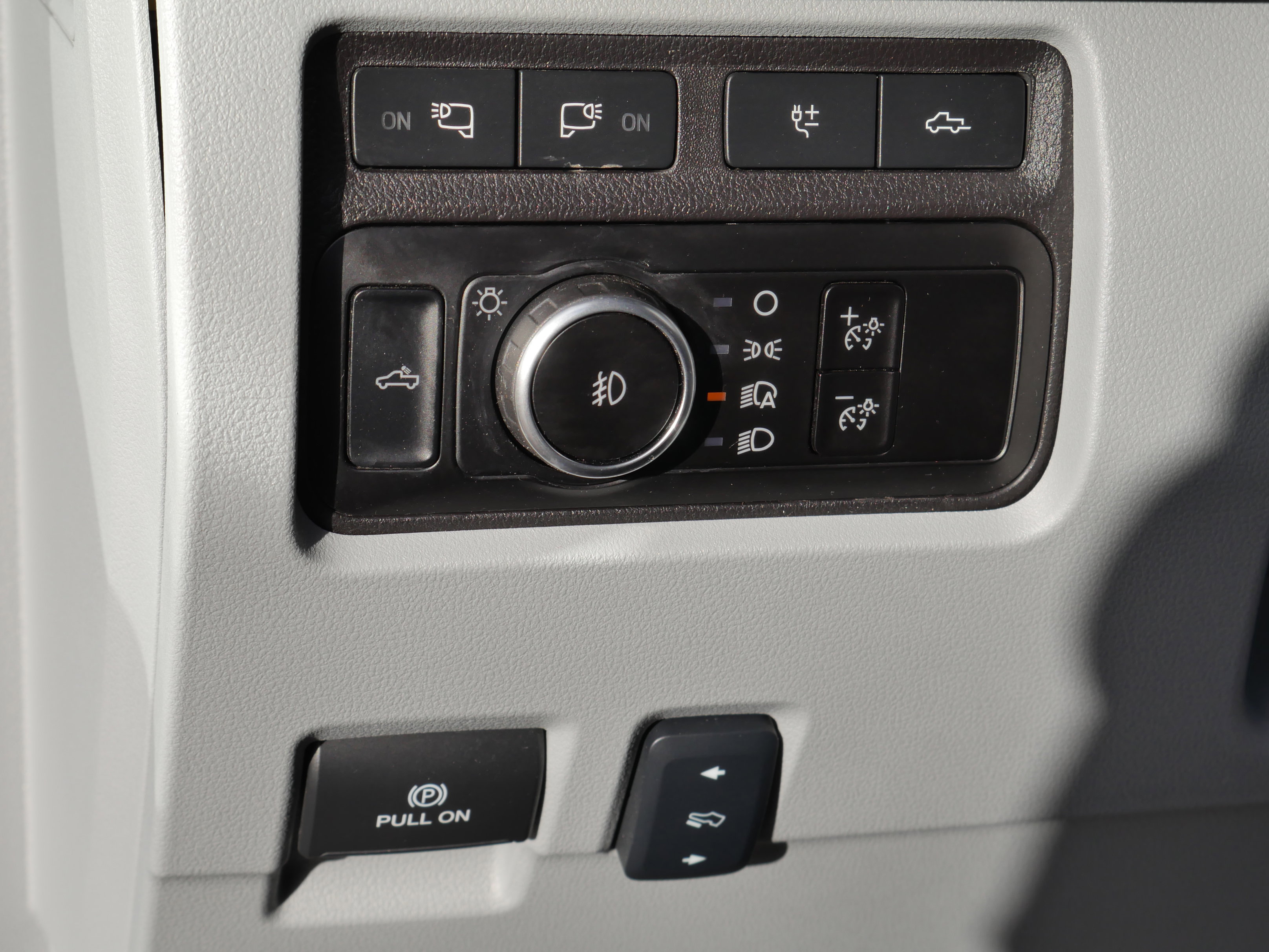 Certified 2024 Ford F350 Limited image 6