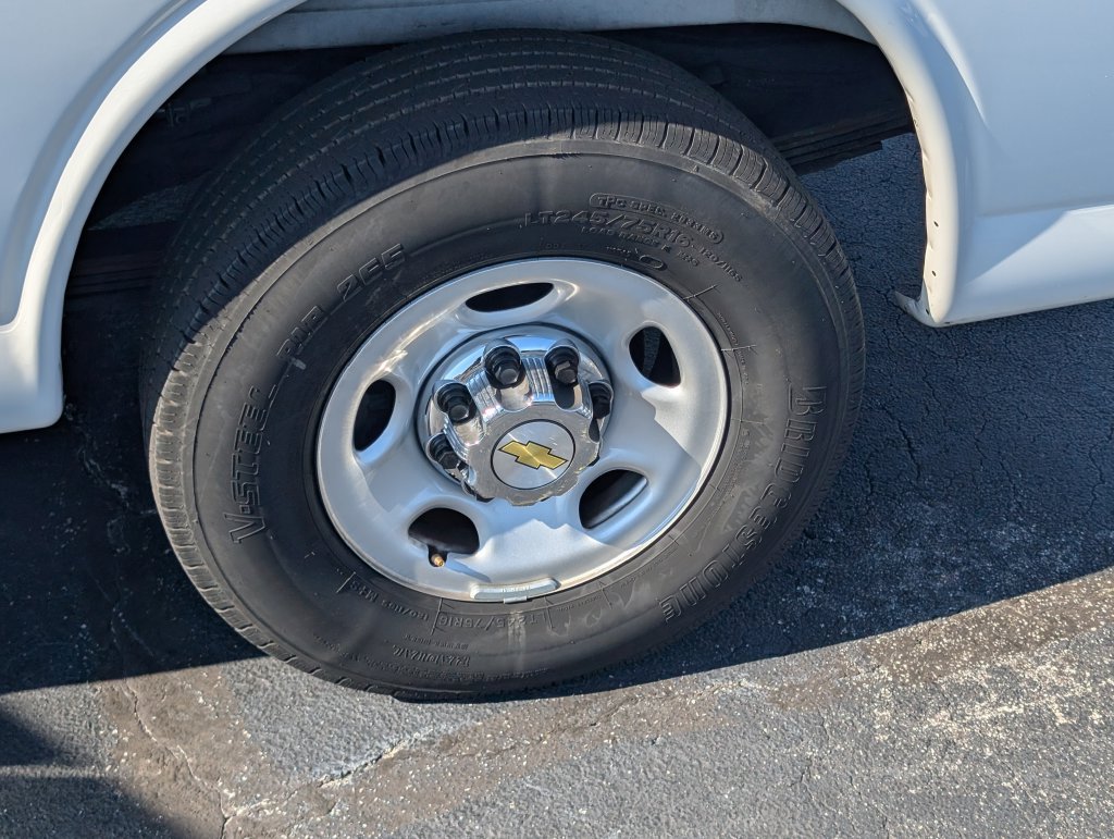 Used 2025 Chevrolet Express 3500 LT w/ LT Preferred Equipment Group RWD image 25