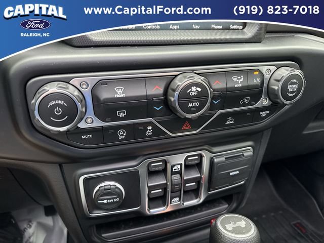 Used 2022 Jeep Wrangler Unlimited Sahara image 28